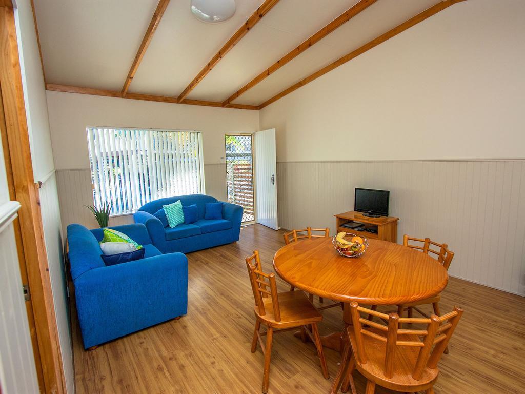 Caseys Beach Holiday Park Sunshine Bay Quarto foto
