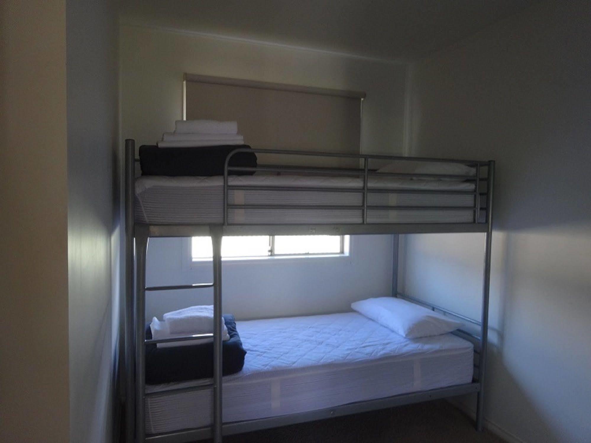 Caseys Beach Holiday Park Sunshine Bay Exterior foto
