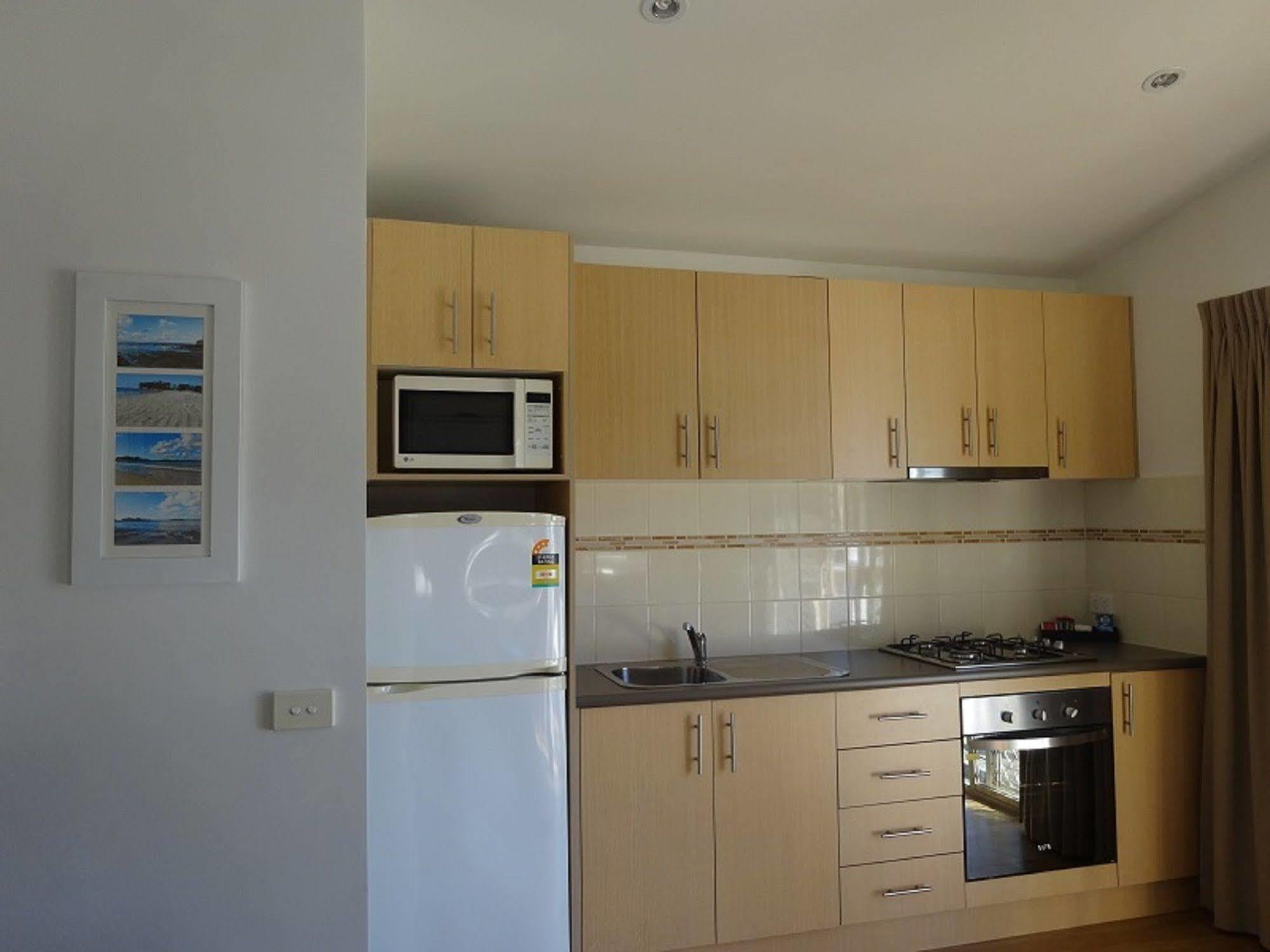 Caseys Beach Holiday Park Sunshine Bay Exterior foto
